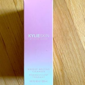 KYLIE SKIN makeup melting cleanser